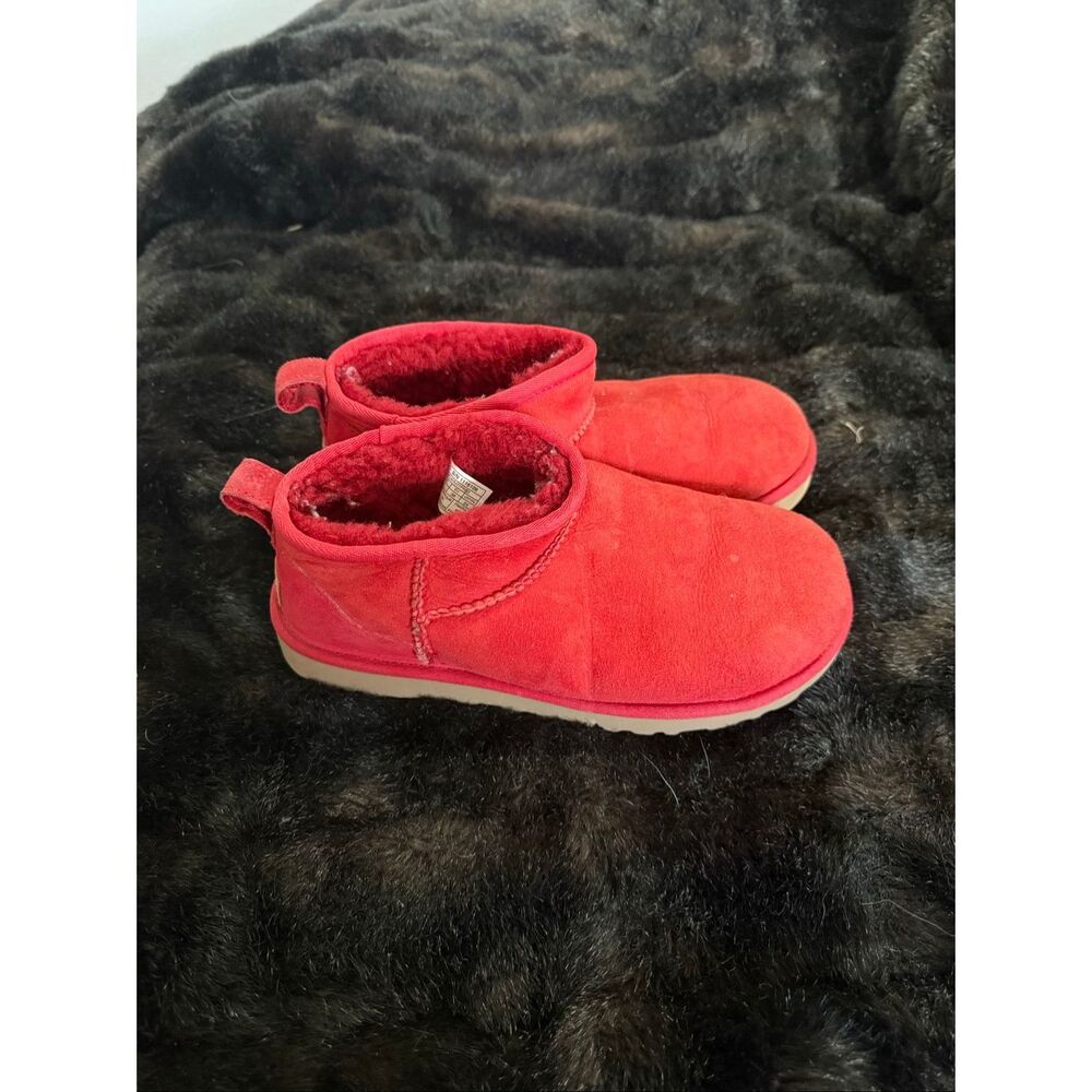 UGG Women's Classic Ultra Mini Boot Red 7 shoes